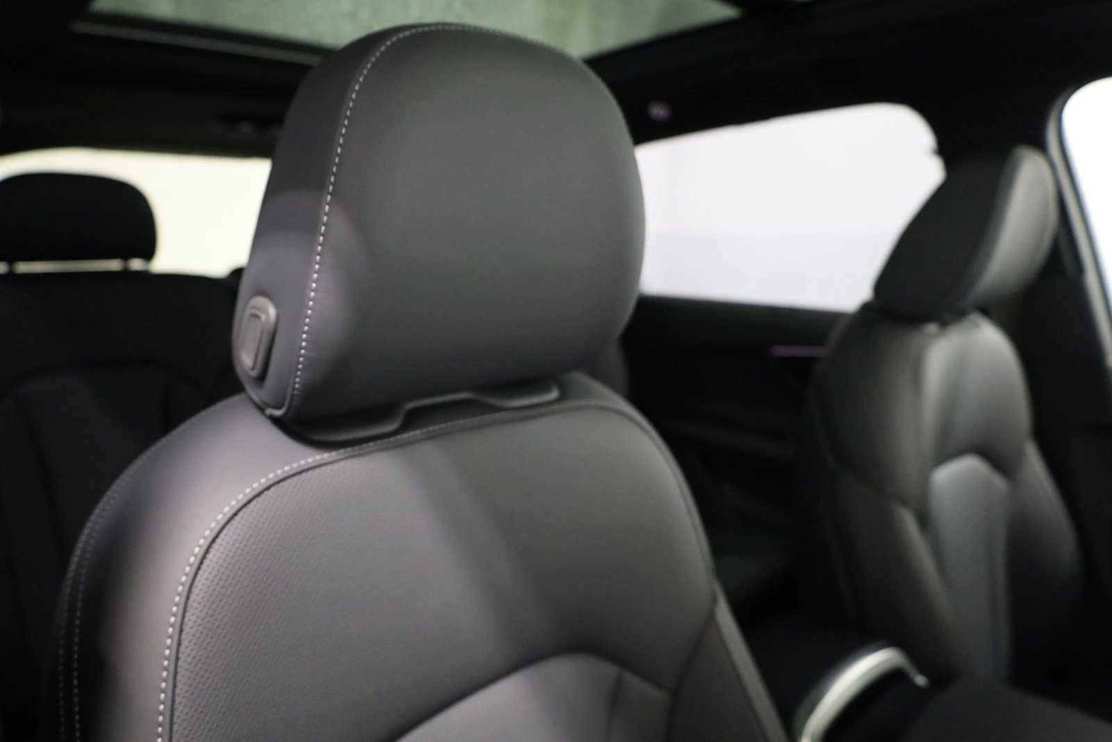 Thumbnail: 2026 Audi Q7 - 21