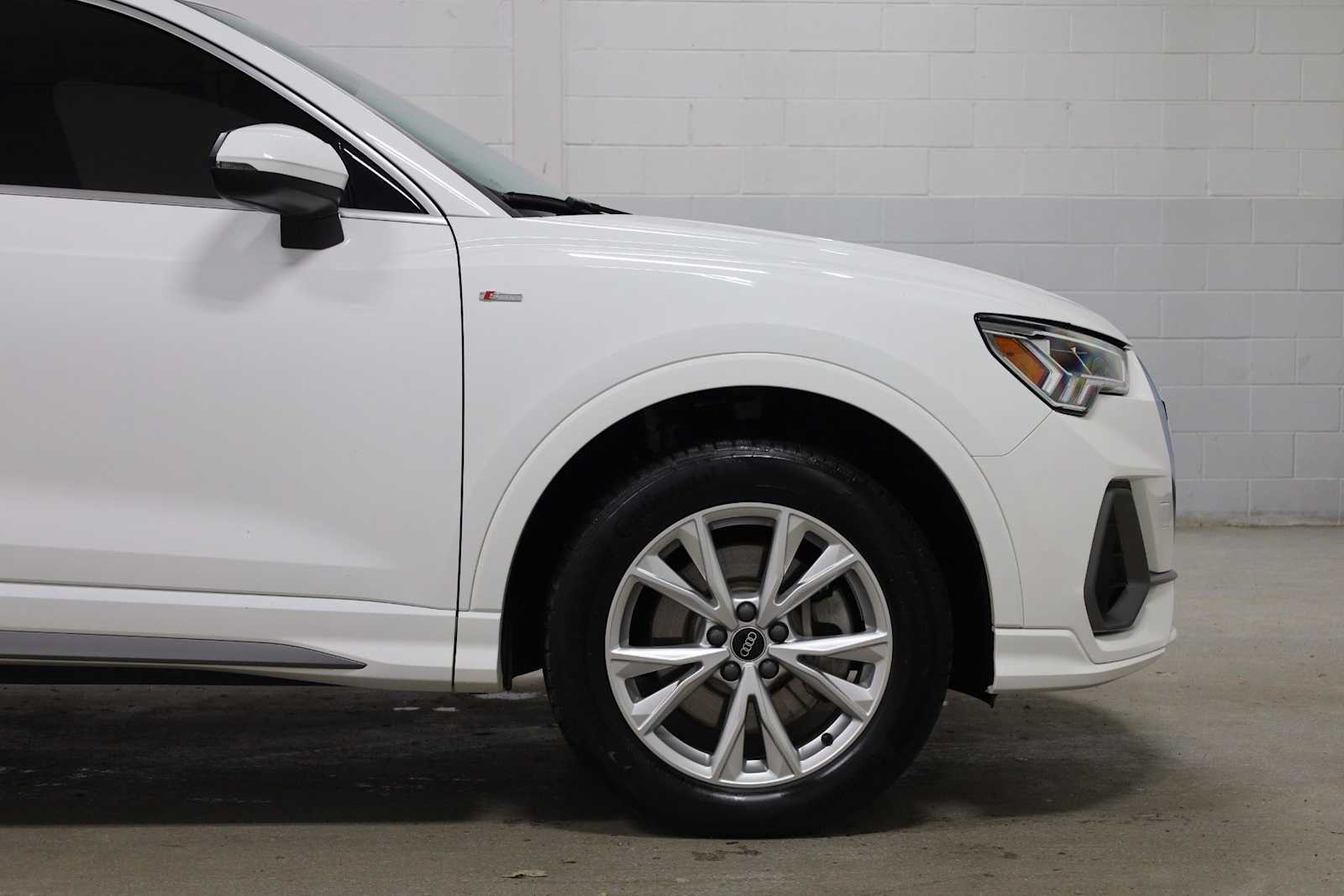 Thumbnail: 2023 Audi Q3 - 11