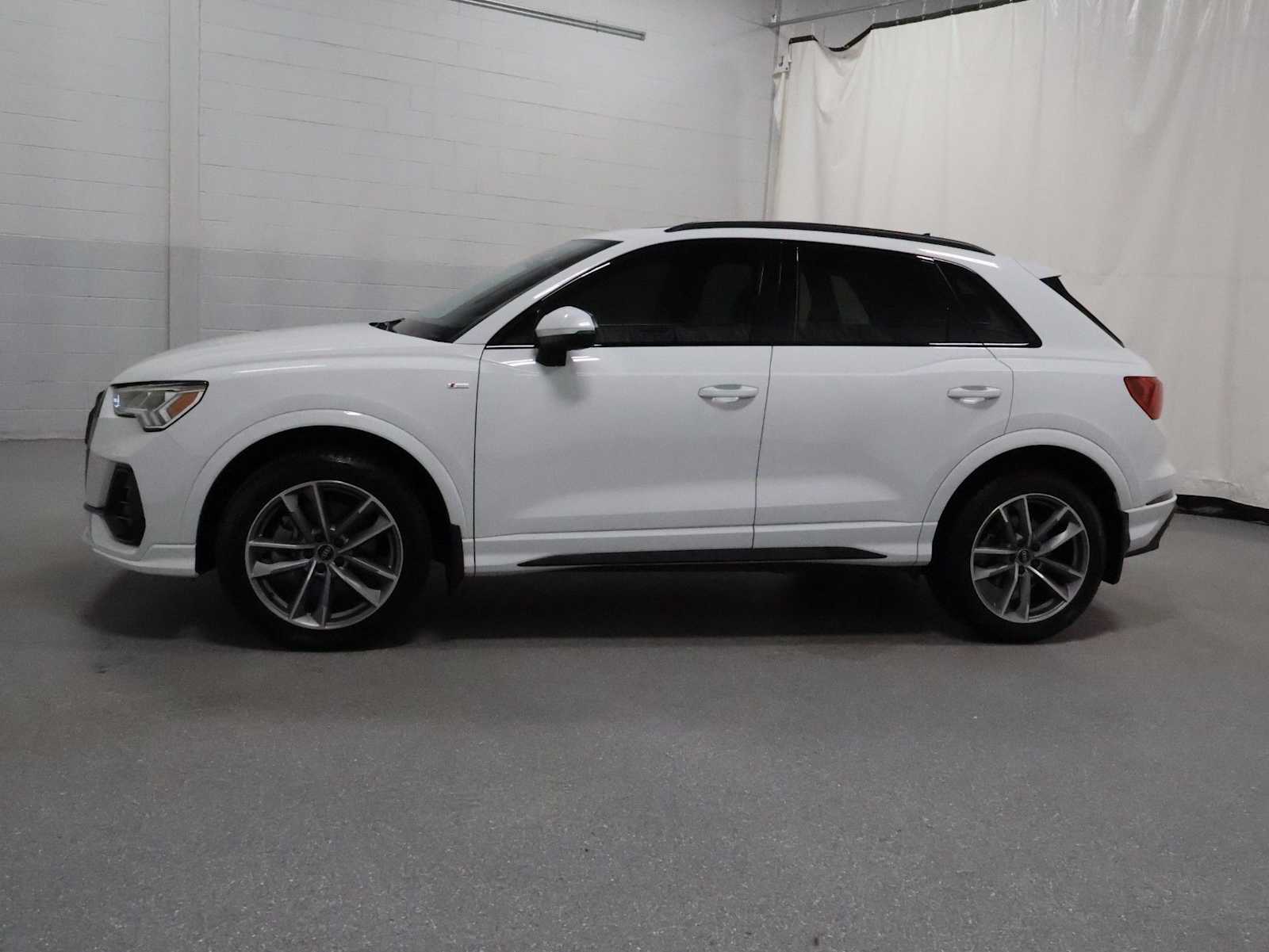 Thumbnail: 2024 Audi Q3 - 2