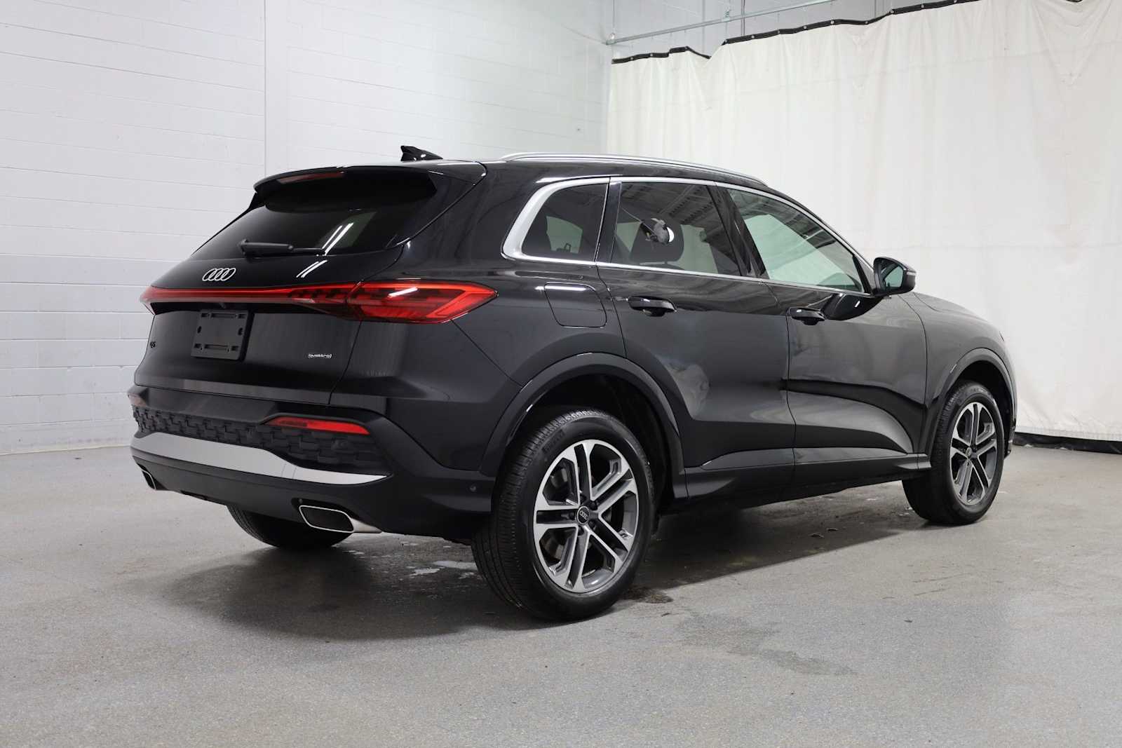 Thumbnail: 2025 Audi Q5 - 8