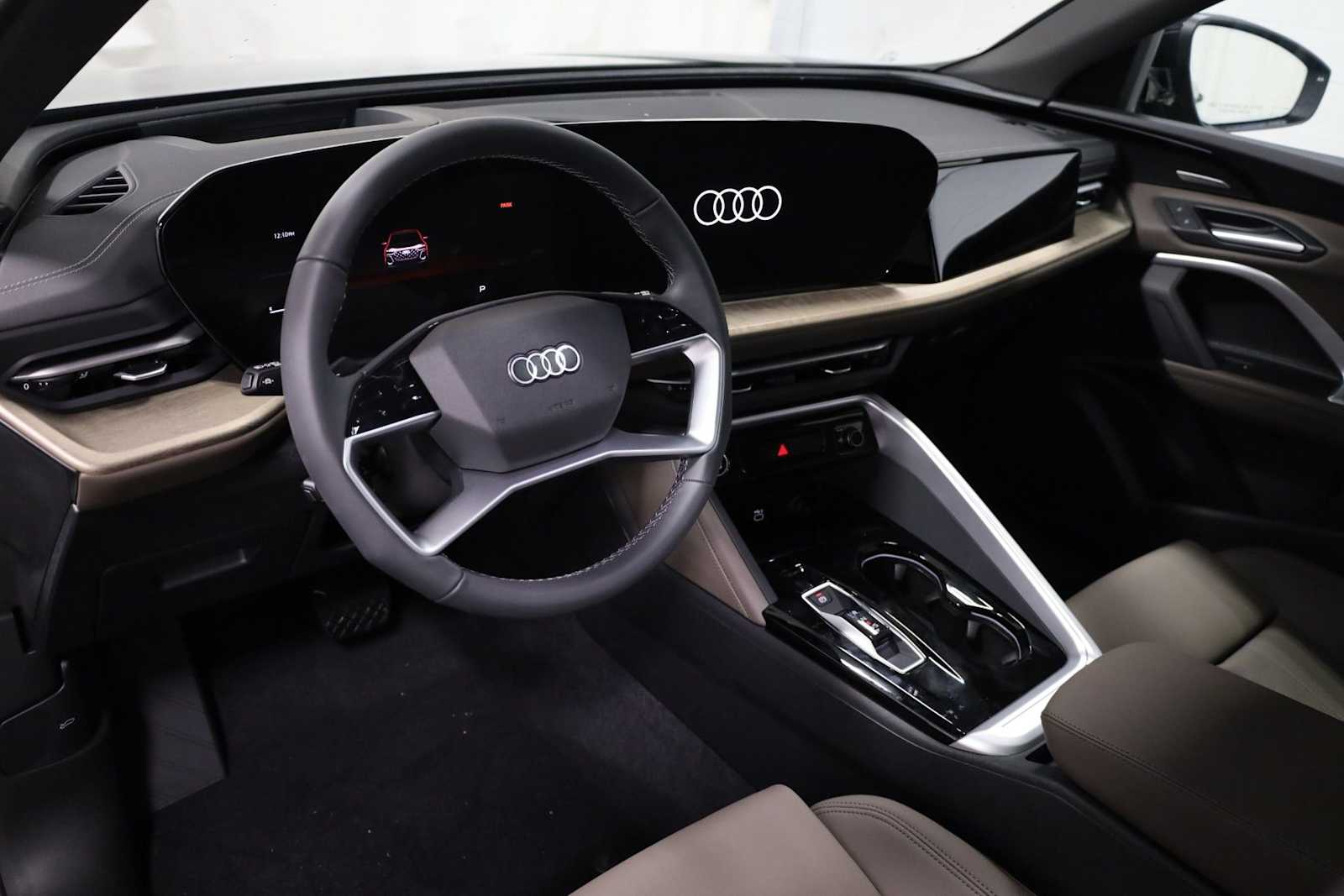 Thumbnail: 2025 Audi Q5 - 4