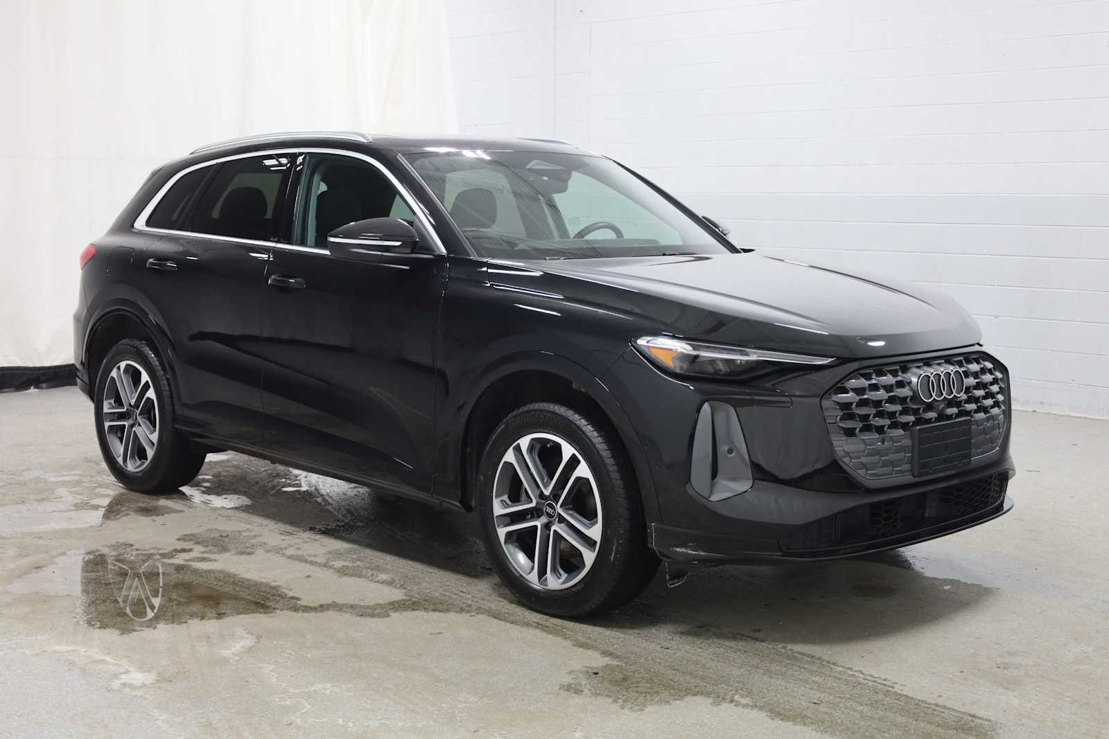 Thumbnail: 2025 Audi Q5 - 13