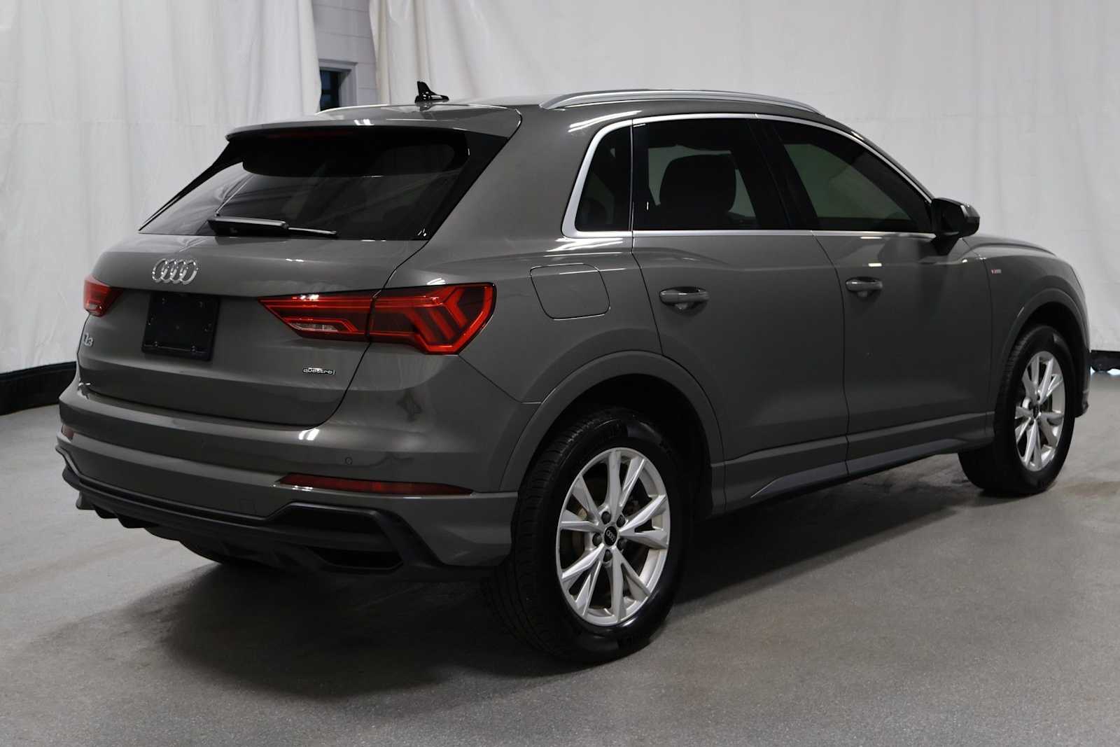 Thumbnail: 2023 Audi Q3 - 9