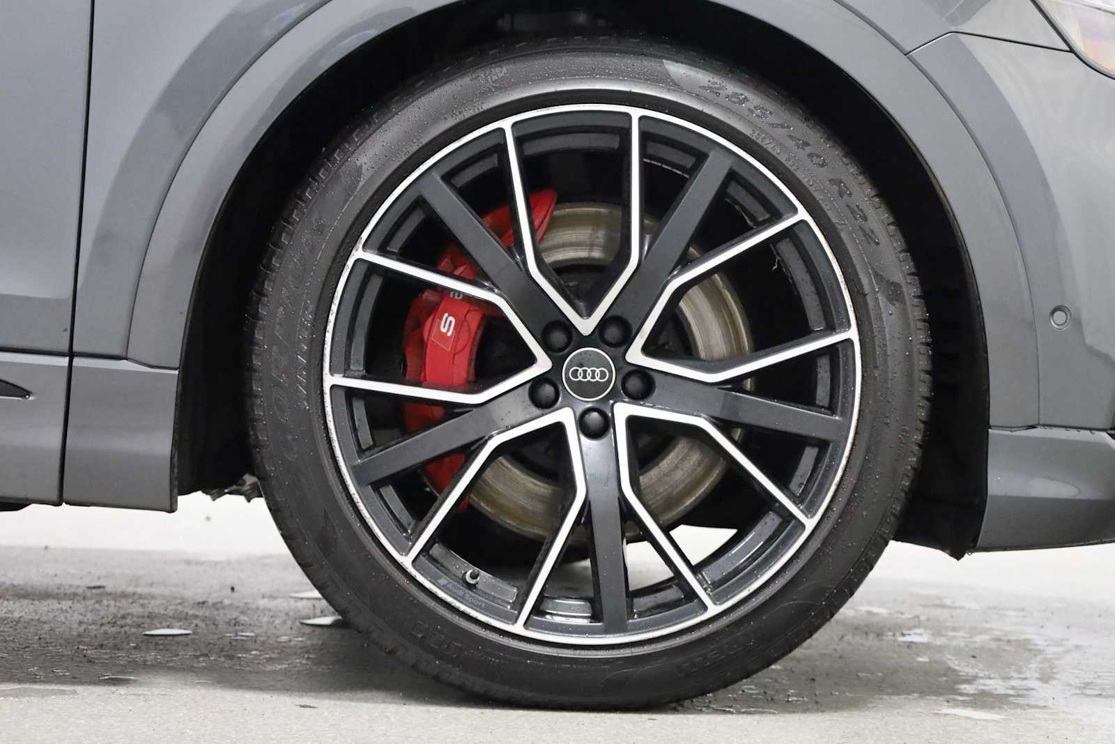 Thumbnail: 2023 Audi SQ8 - 12
