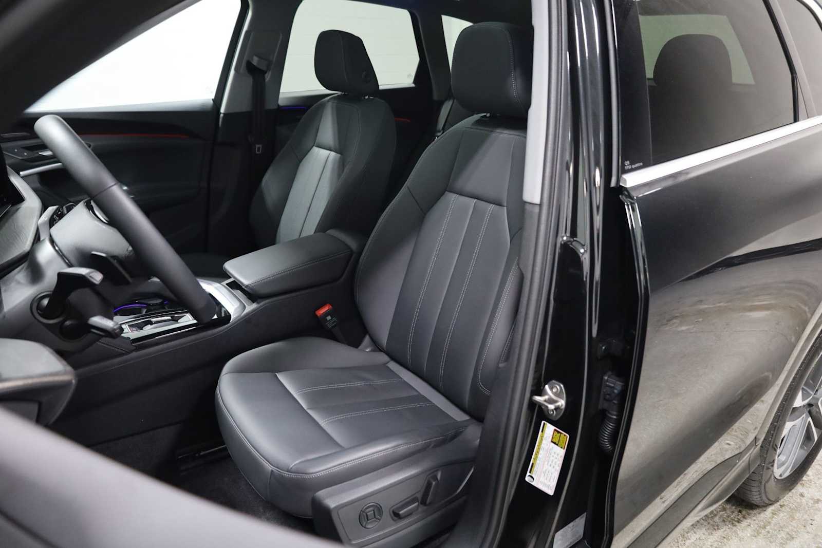 Thumbnail: 2025 Audi Q5 - 5