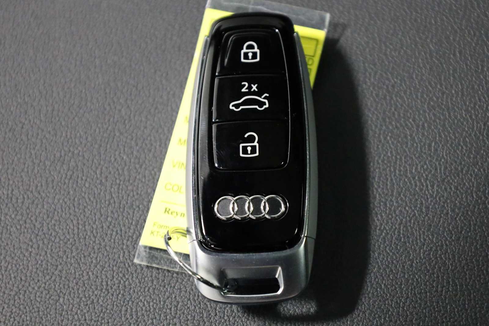 Thumbnail: 2026 Audi Q8 - 42