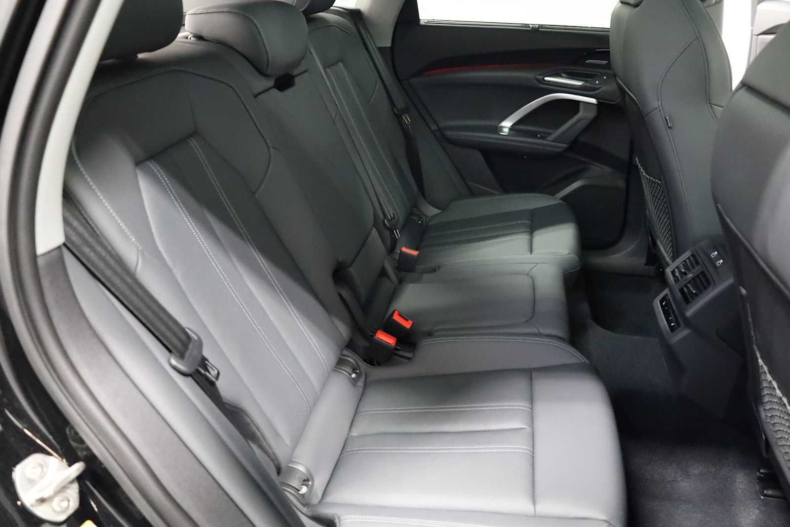 Thumbnail: 2025 Audi Q5 - 36