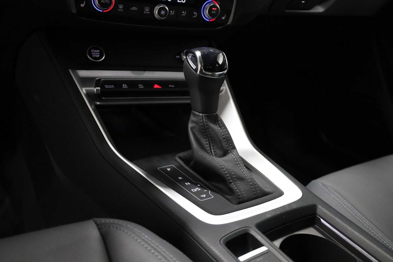 Thumbnail: 2025 Audi Q3 - 26