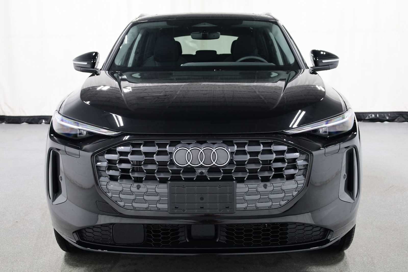 Thumbnail: 2025 Audi Q5 - 14