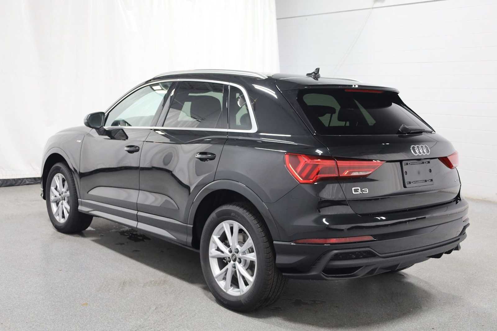 Thumbnail: 2025 Audi Q3 - 3