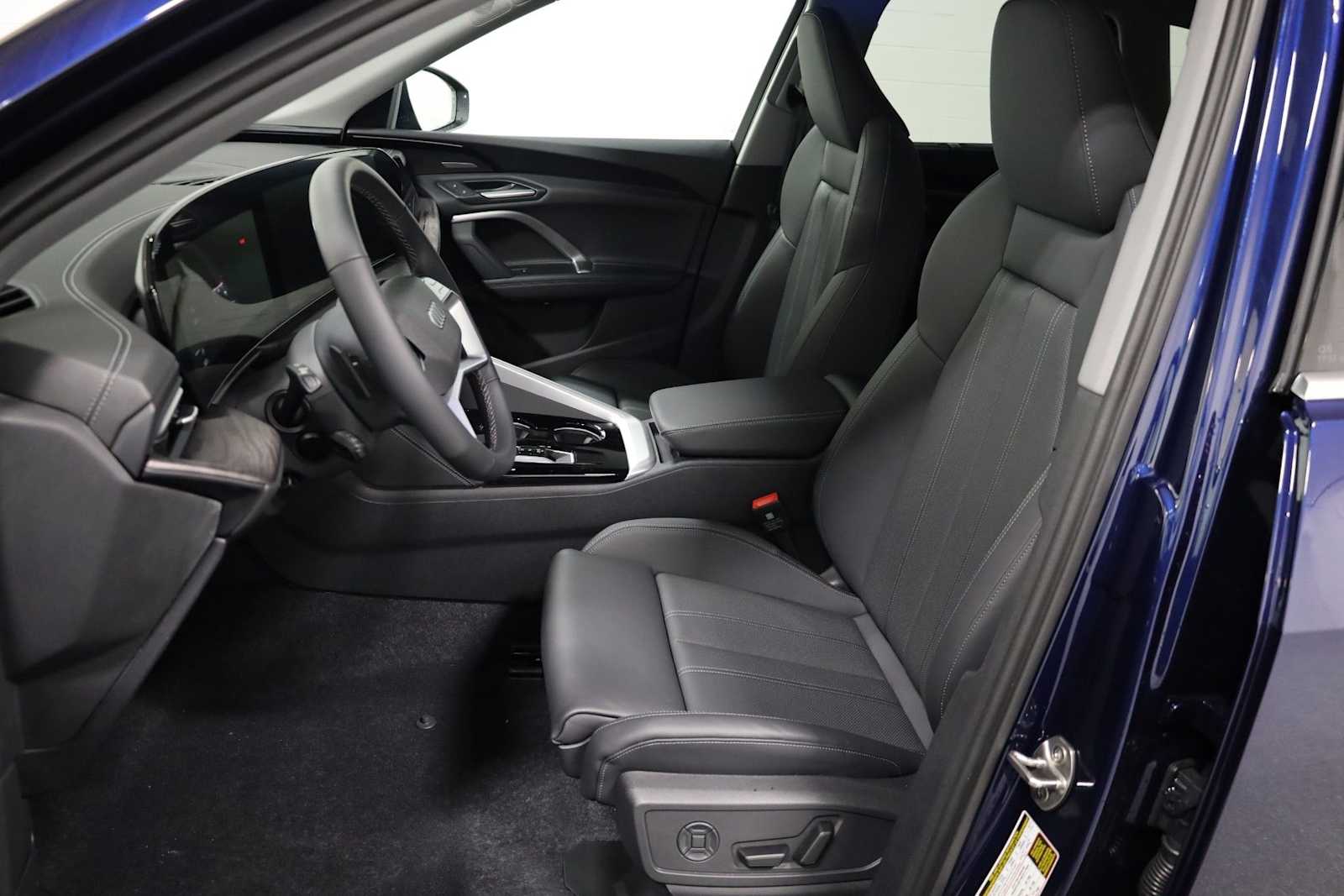 Thumbnail: 2025 Audi Q5 - 5