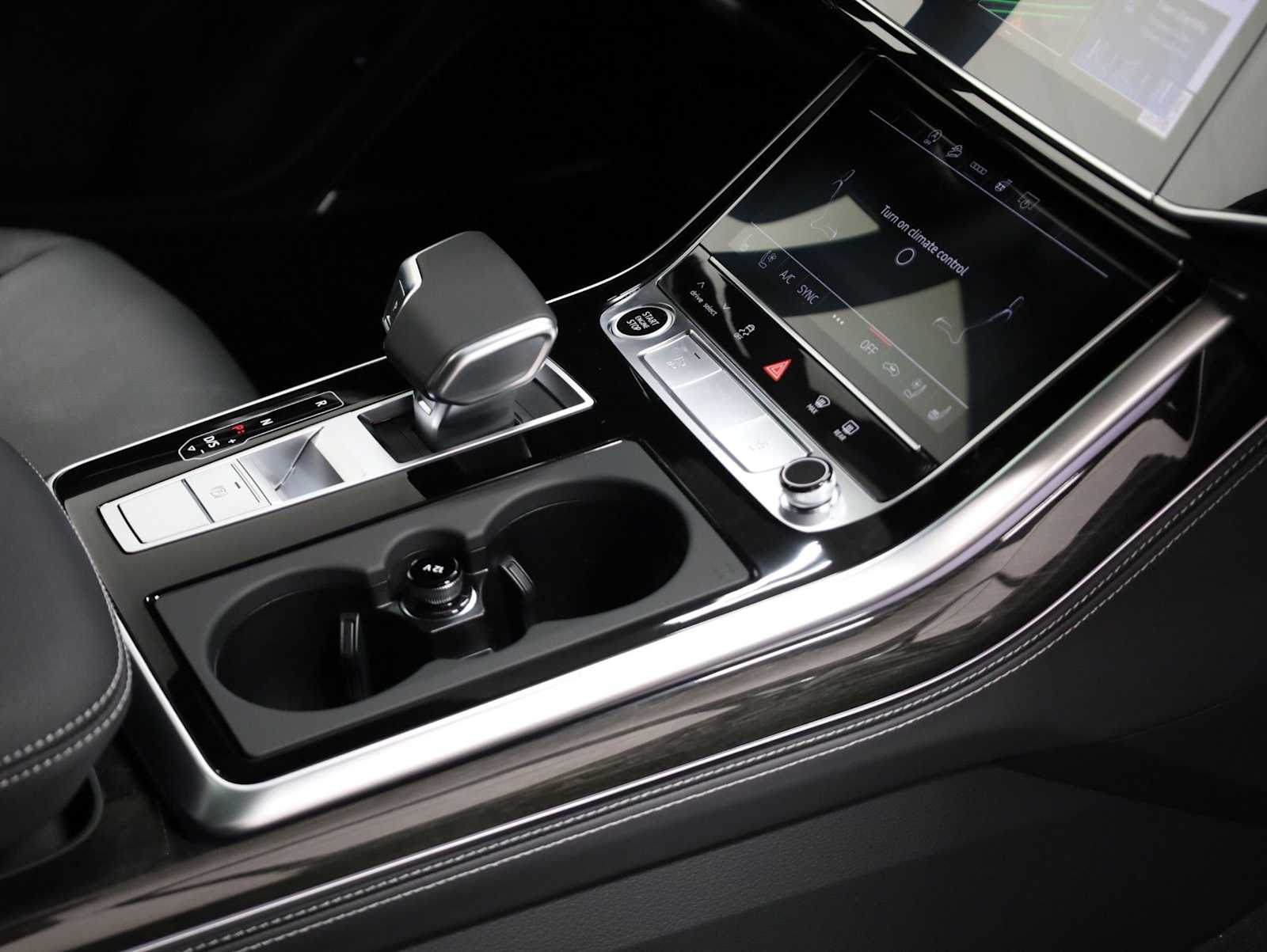 Thumbnail: 2026 Audi Q7 - 20