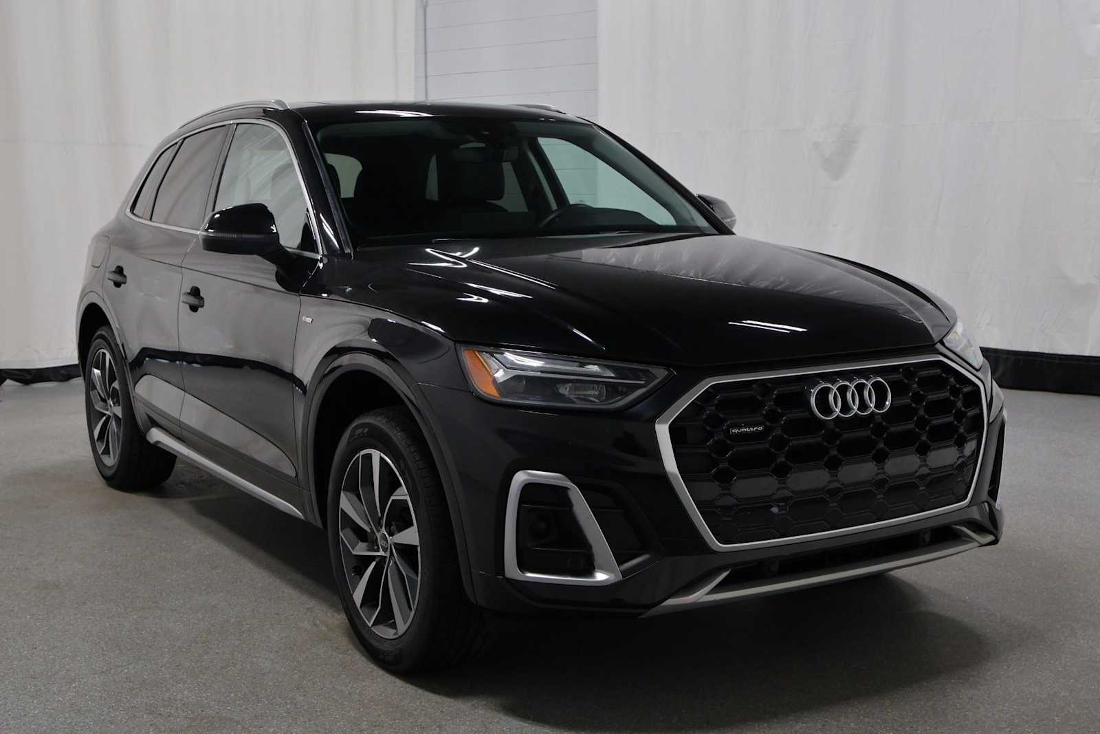 Thumbnail: 2023 Audi Q5 - 13