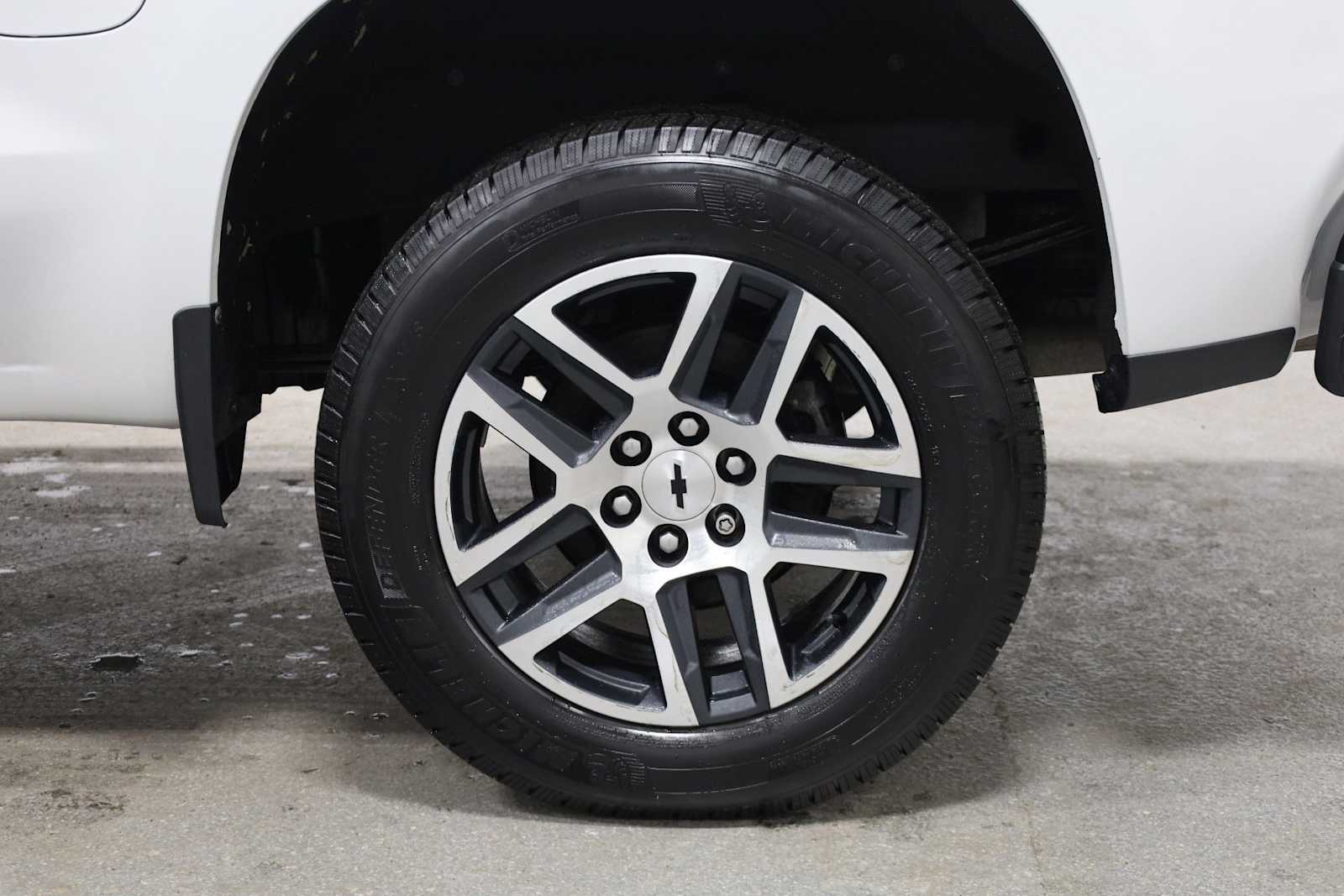 Thumbnail: 2019 Chevrolet Silverado 1500 - 35