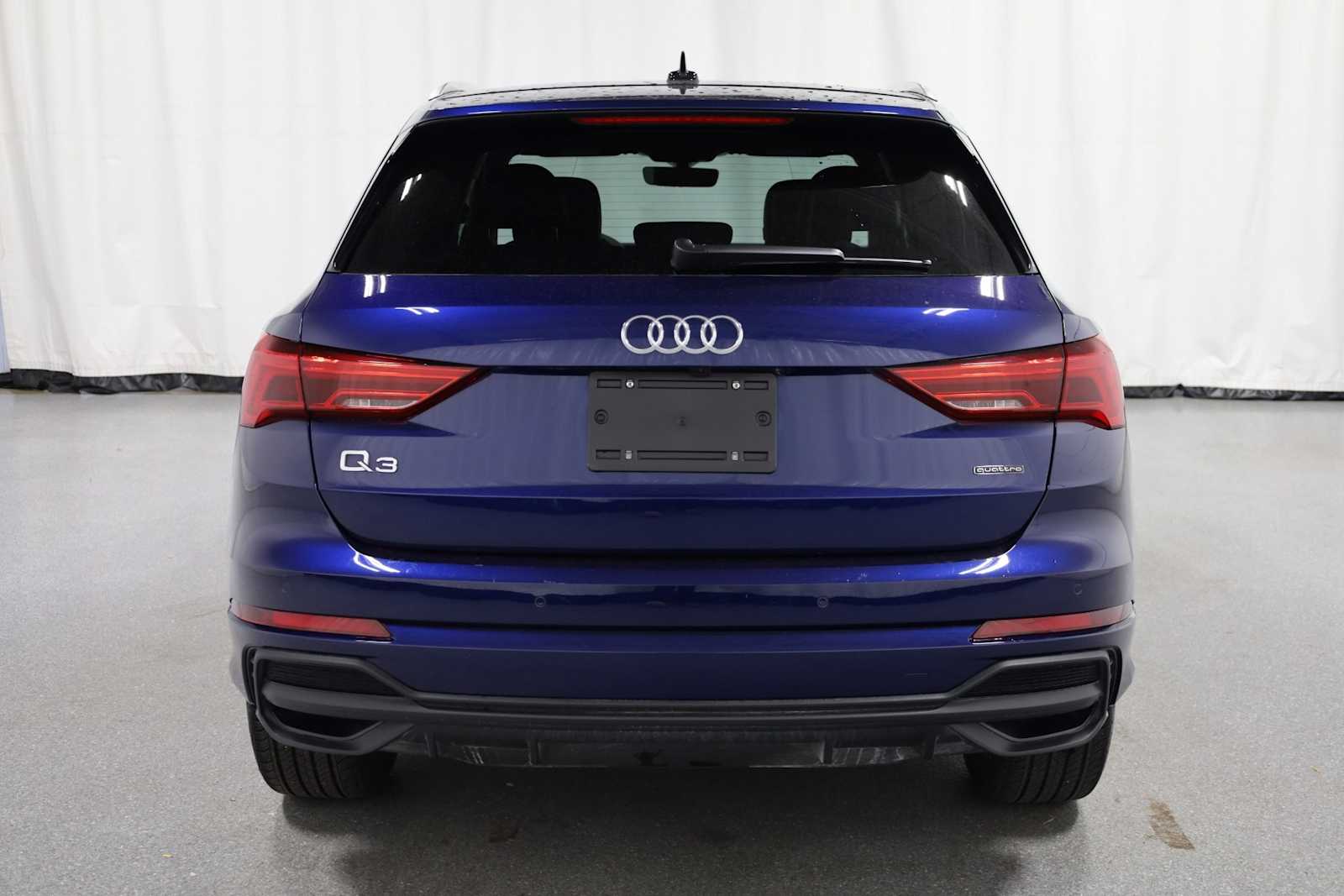 2025 Audi Q3 45 TFSI S line Premium photo 4