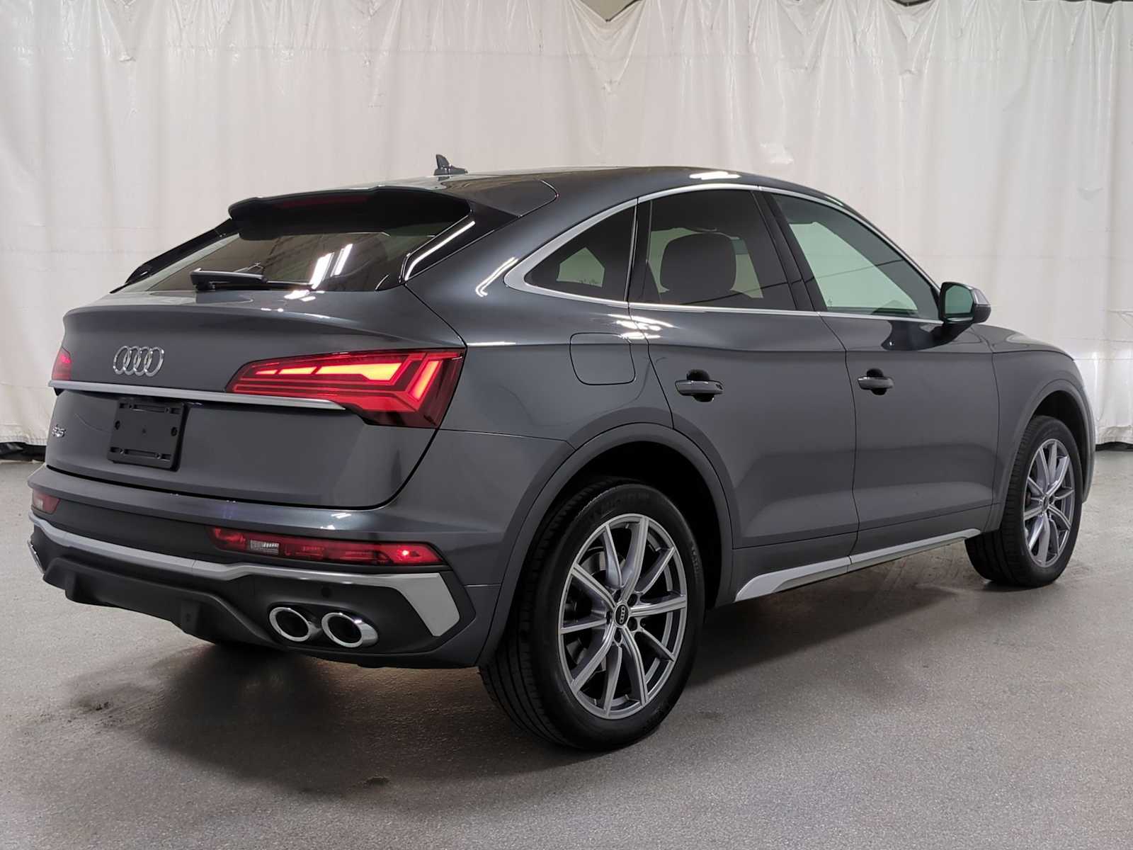 Thumbnail: 2023 Audi SQ5 - 9