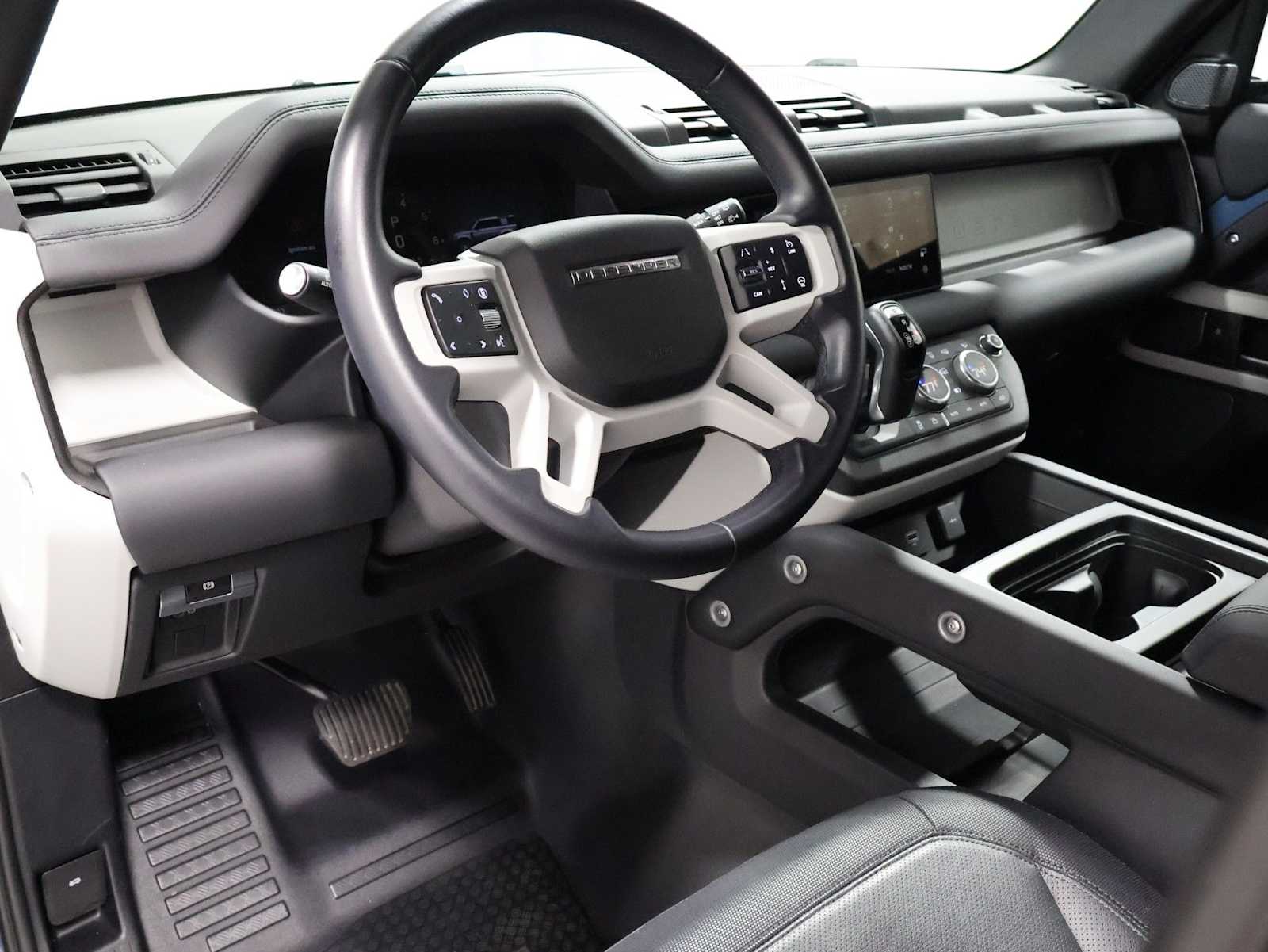 Thumbnail: 2024 Land Rover Defender - 4