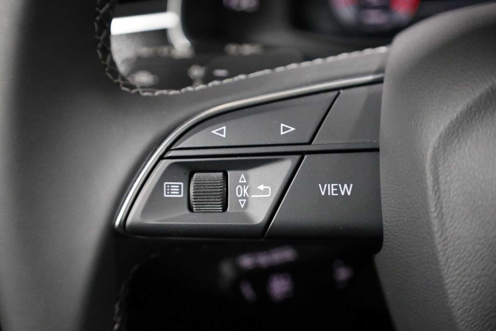 Thumbnail: 2026 Audi Q8 - 25