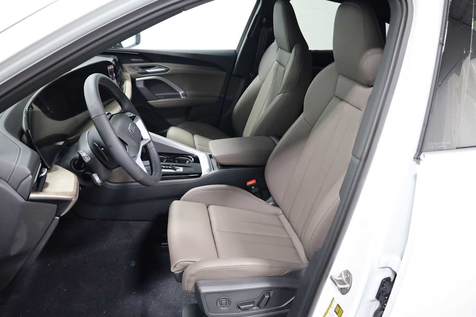 Thumbnail: 2025 Audi Q5 - 5