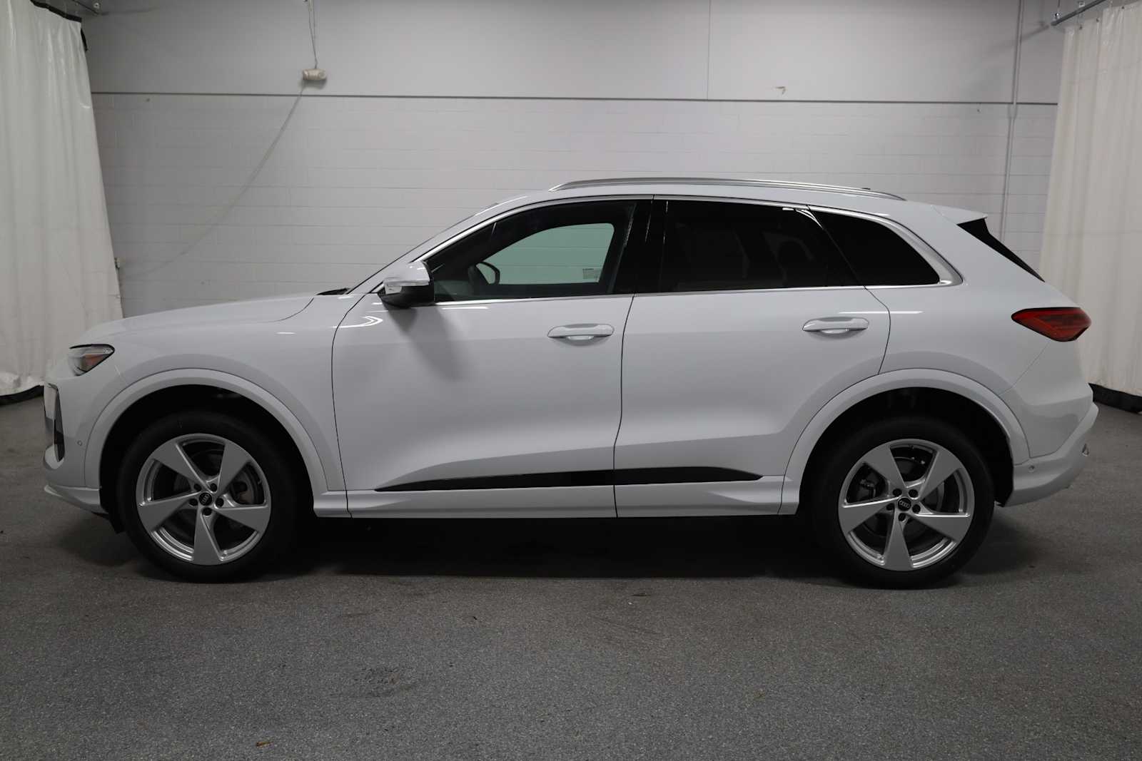 Thumbnail: 2025 Audi Q5 - 2