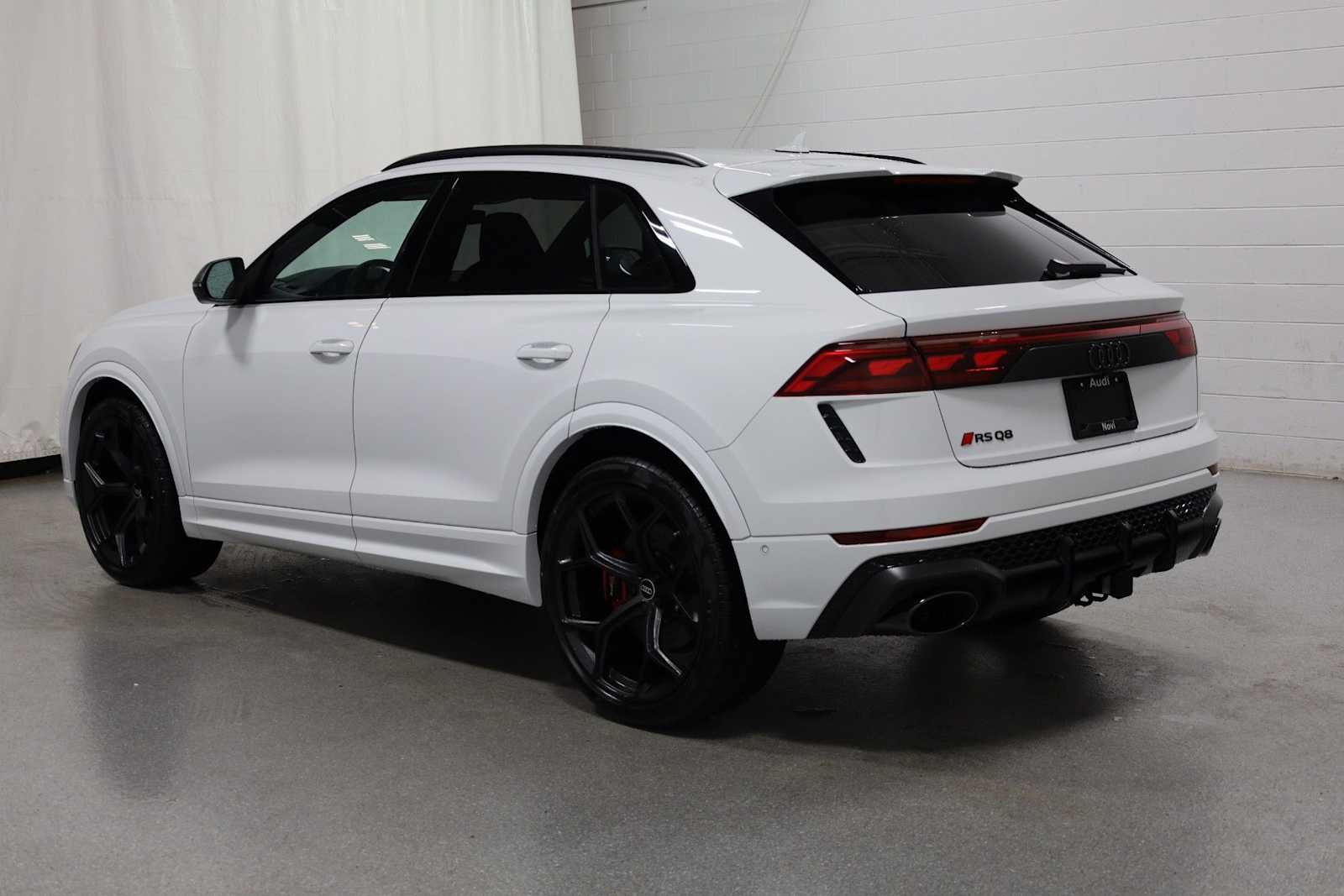 Thumbnail: 2026 Audi RS Q8 - 3