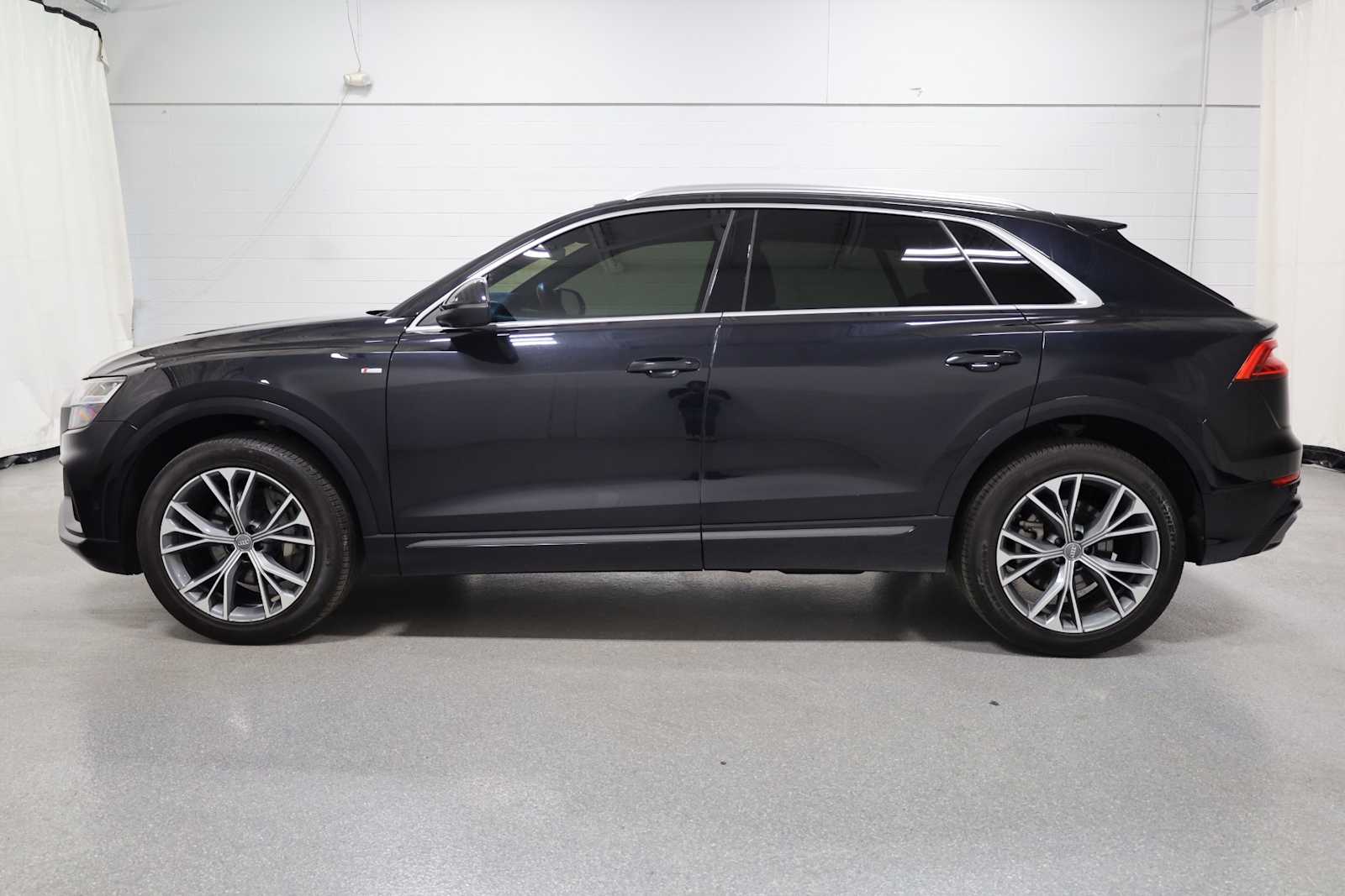 2021 Audi Q8 55 Premium Plus photo 2