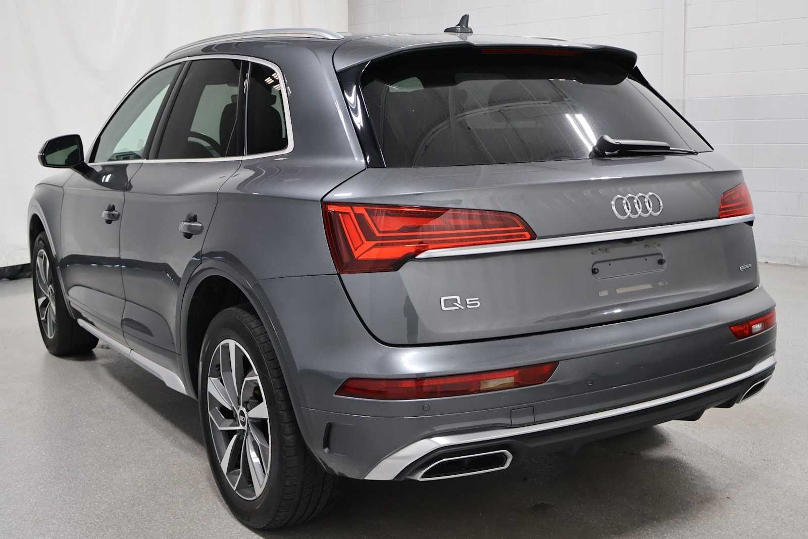 Thumbnail: 2023 Audi Q5 - 3
