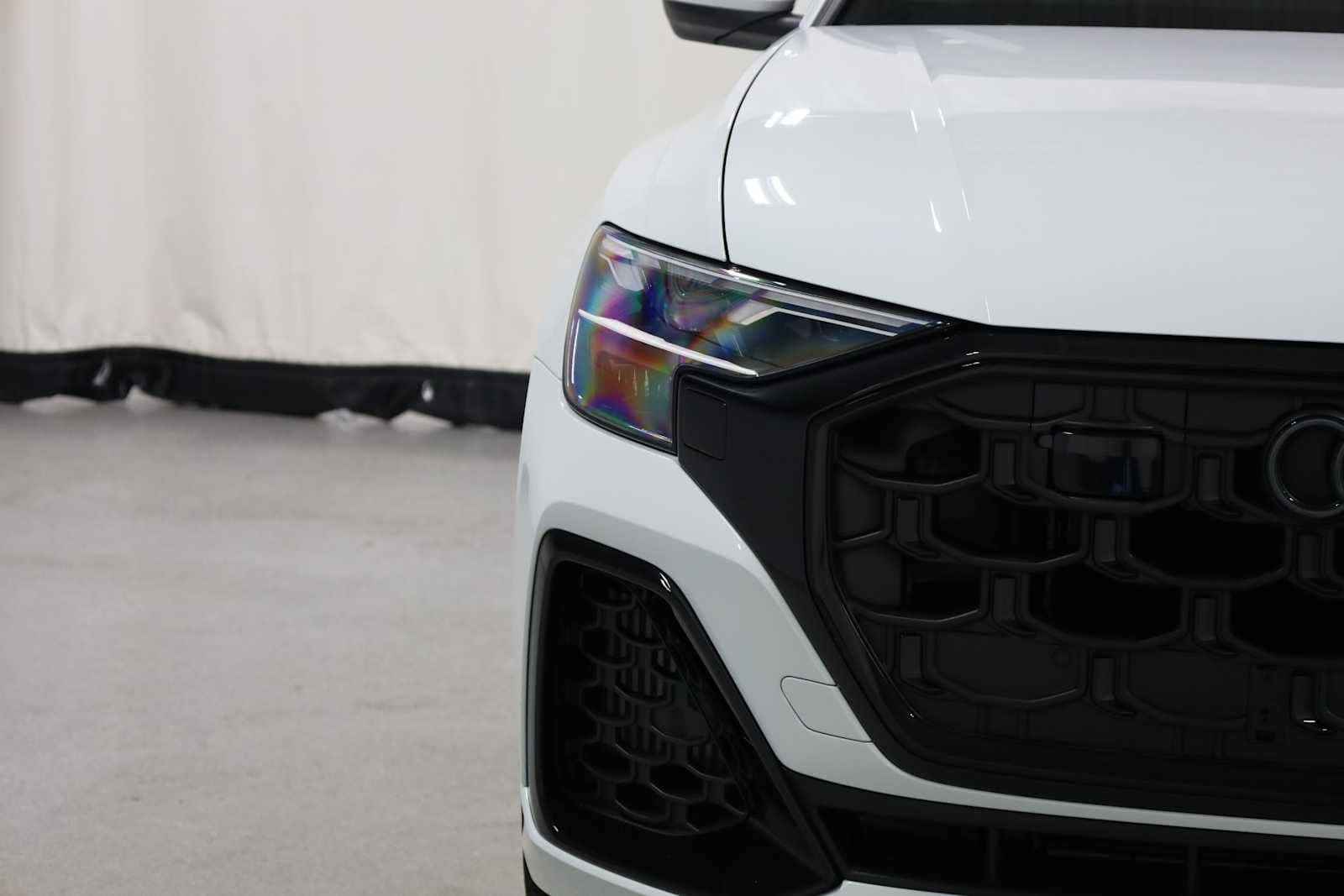 Thumbnail: 2026 Audi Q8 - 23