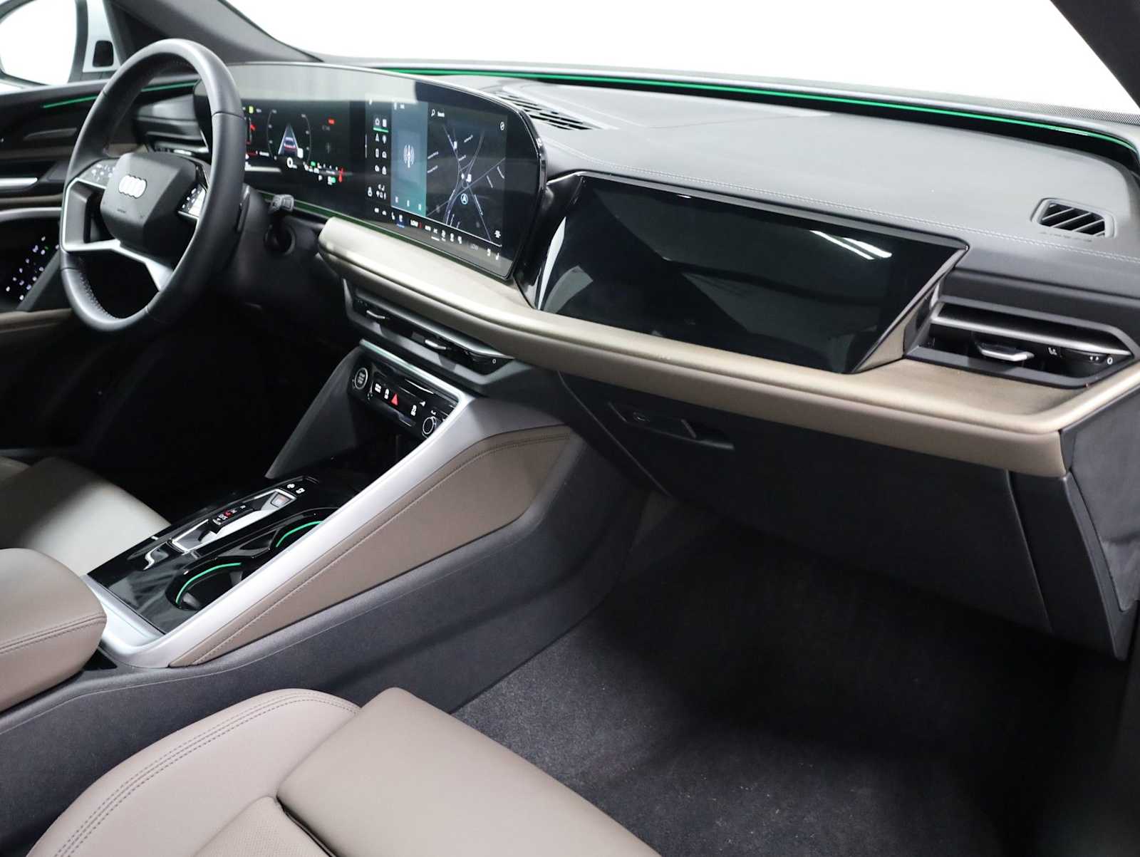 Thumbnail: 2025 Audi Q5 - 6