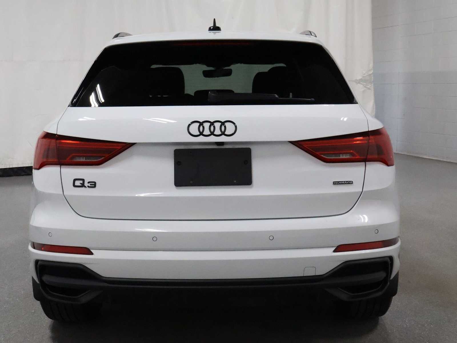 Thumbnail: 2024 Audi Q3 - 7