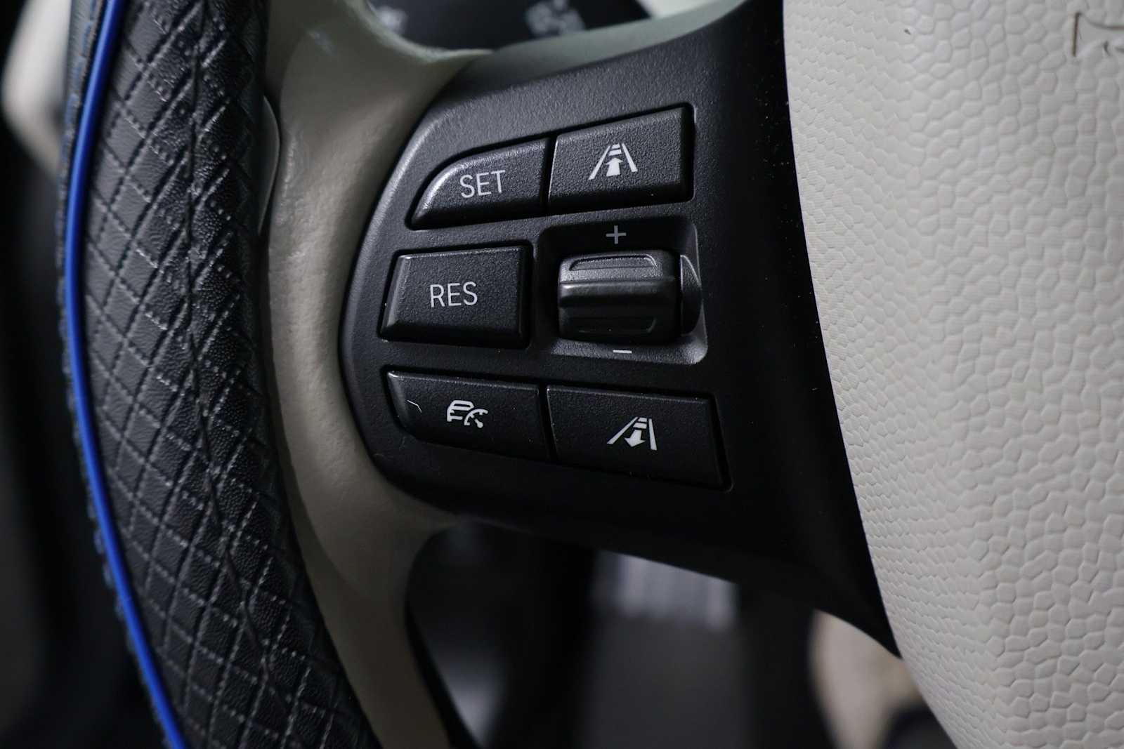 Thumbnail: 2014 BMW i3 - 23