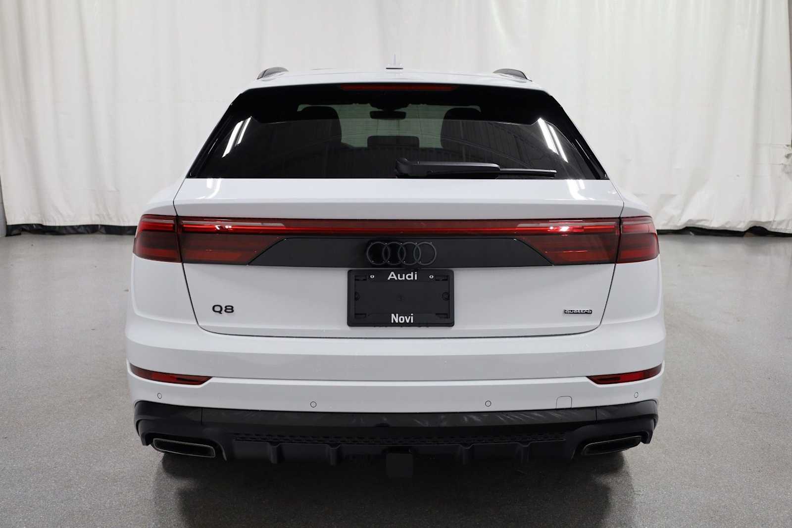 Thumbnail: 2026 Audi Q8 - 7