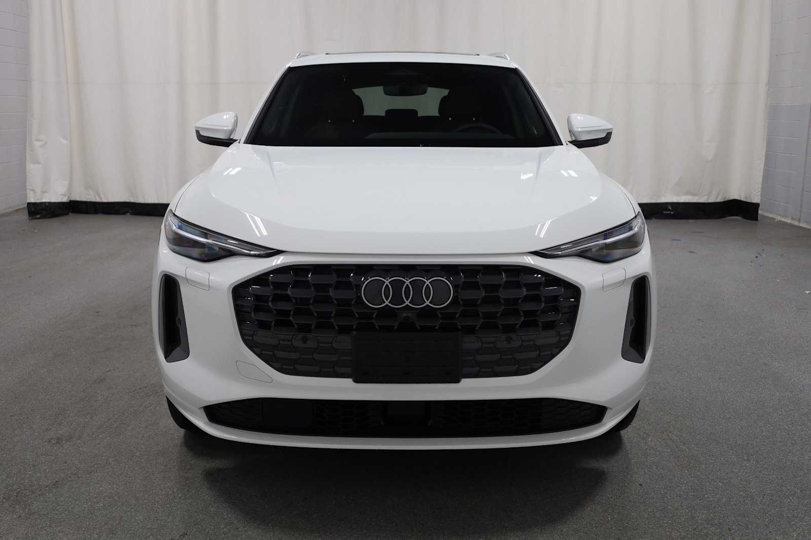 Thumbnail: 2025 Audi Q5 - 14