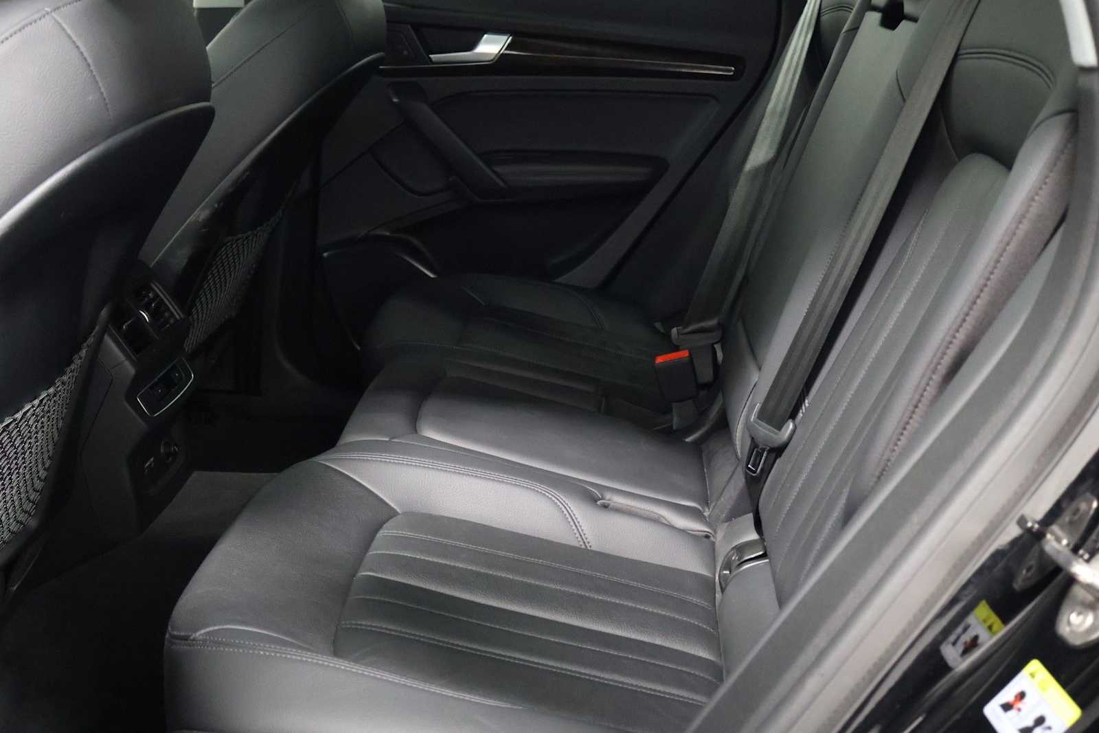 Thumbnail: 2020 Audi Q5 - 32