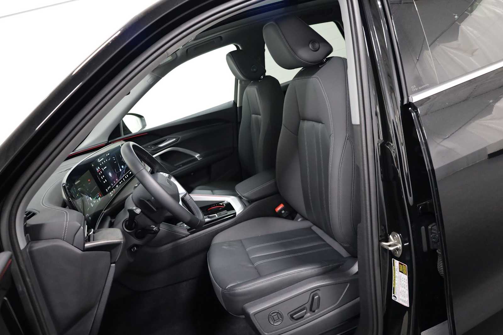 Thumbnail: 2025 Audi Q5 - 5