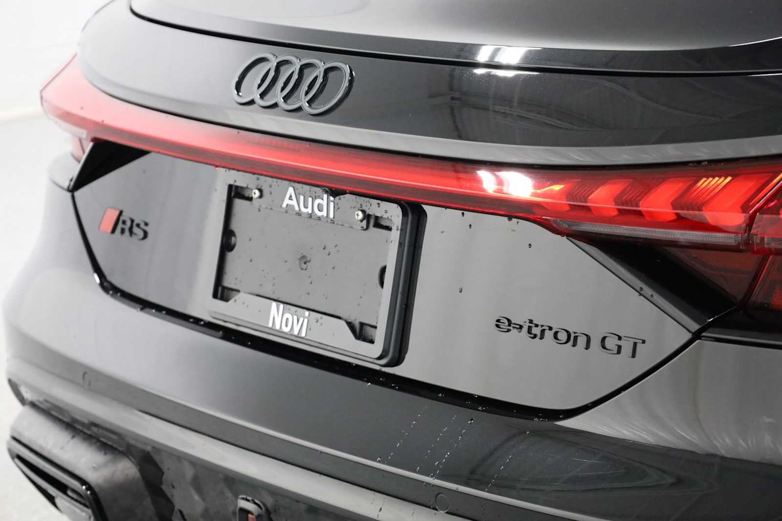 Thumbnail: 2025 Audi RS e-tron GT - 8
