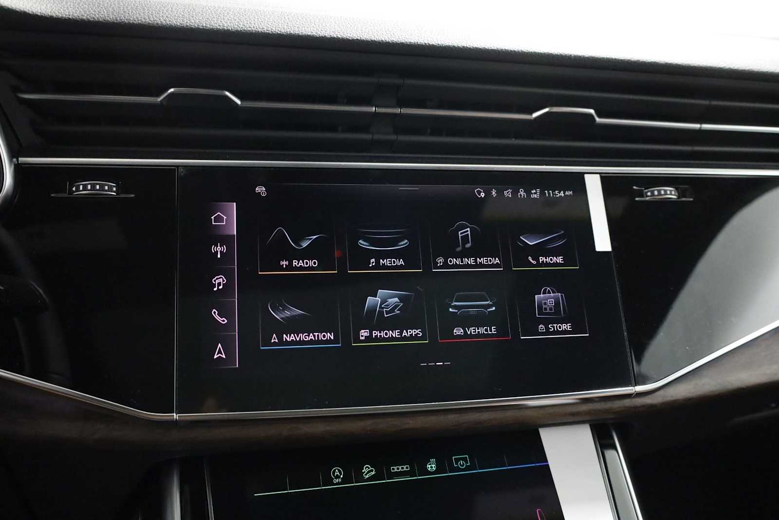 Thumbnail: 2026 Audi Q8 - 30