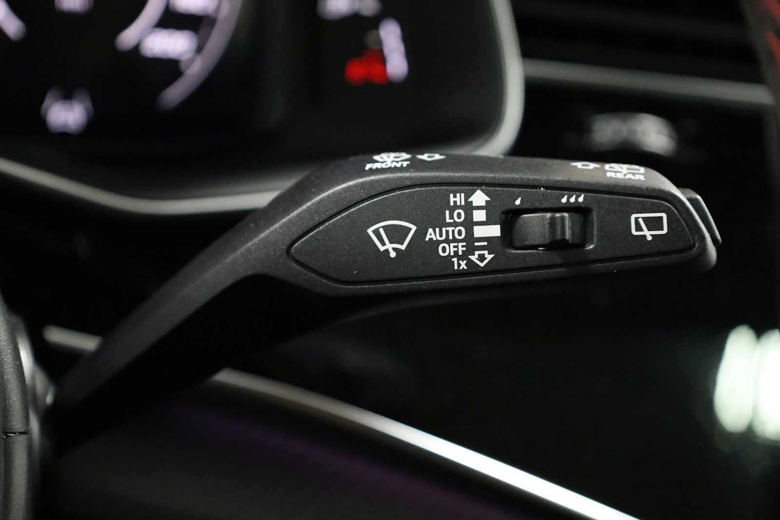 Thumbnail: 2026 Audi RS Q8 - 28