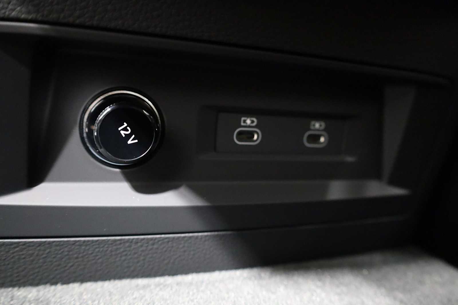 Thumbnail: 2026 Audi Q8 - 32