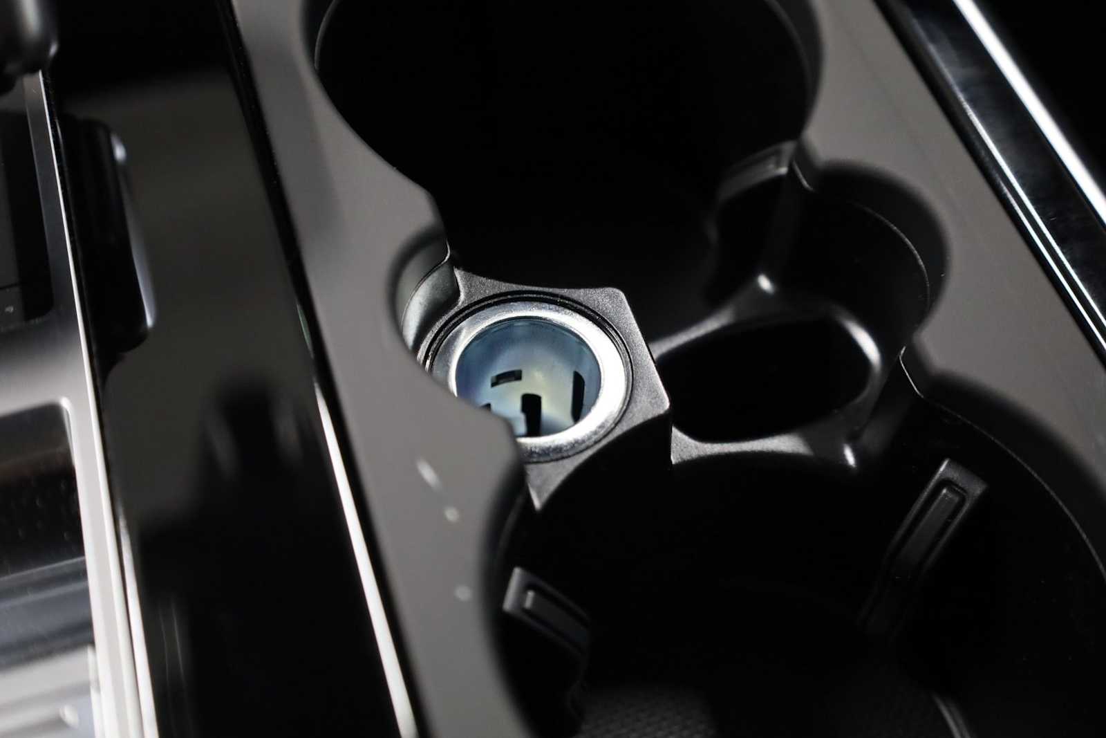 Thumbnail: 2026 Audi Q8 - 38