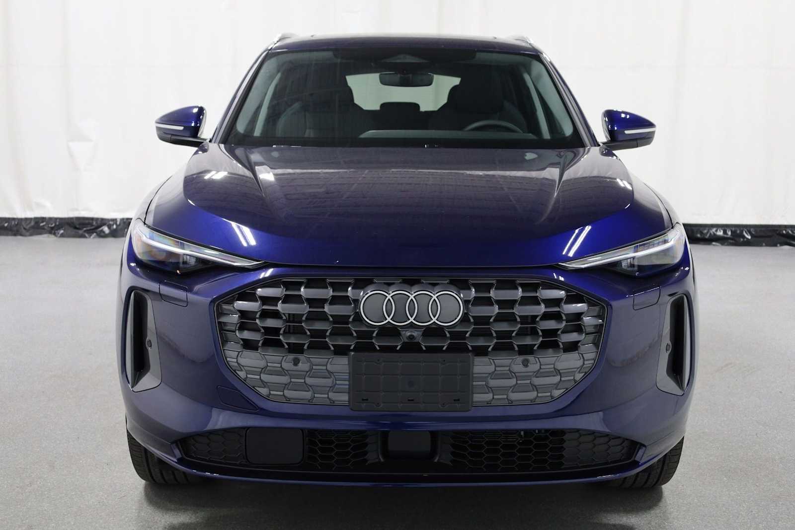 Thumbnail: 2025 Audi Q5 - 13