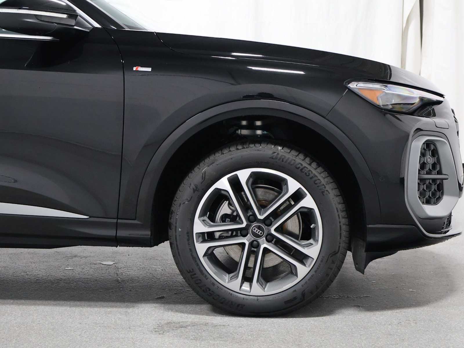 Thumbnail: 2026 Audi Q5 - 11