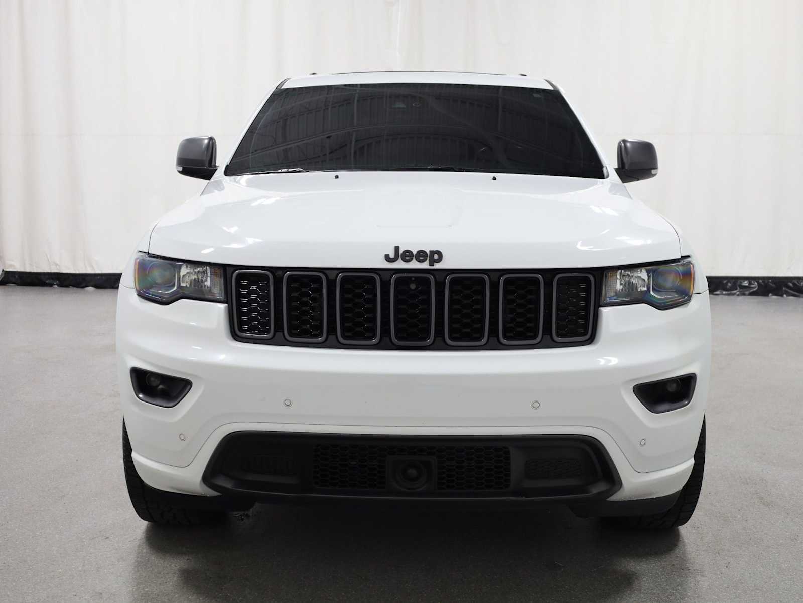 Thumbnail: 2021 Jeep Grand Cherokee - 14