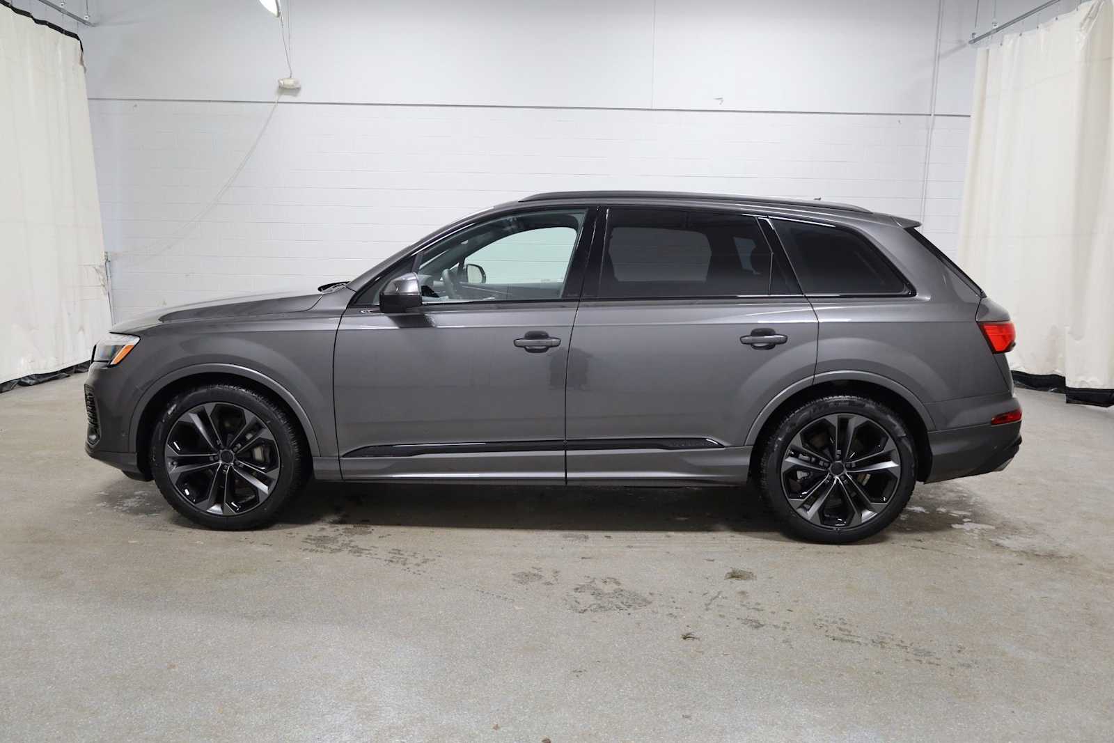 Thumbnail: 2026 Audi Q7 - 2