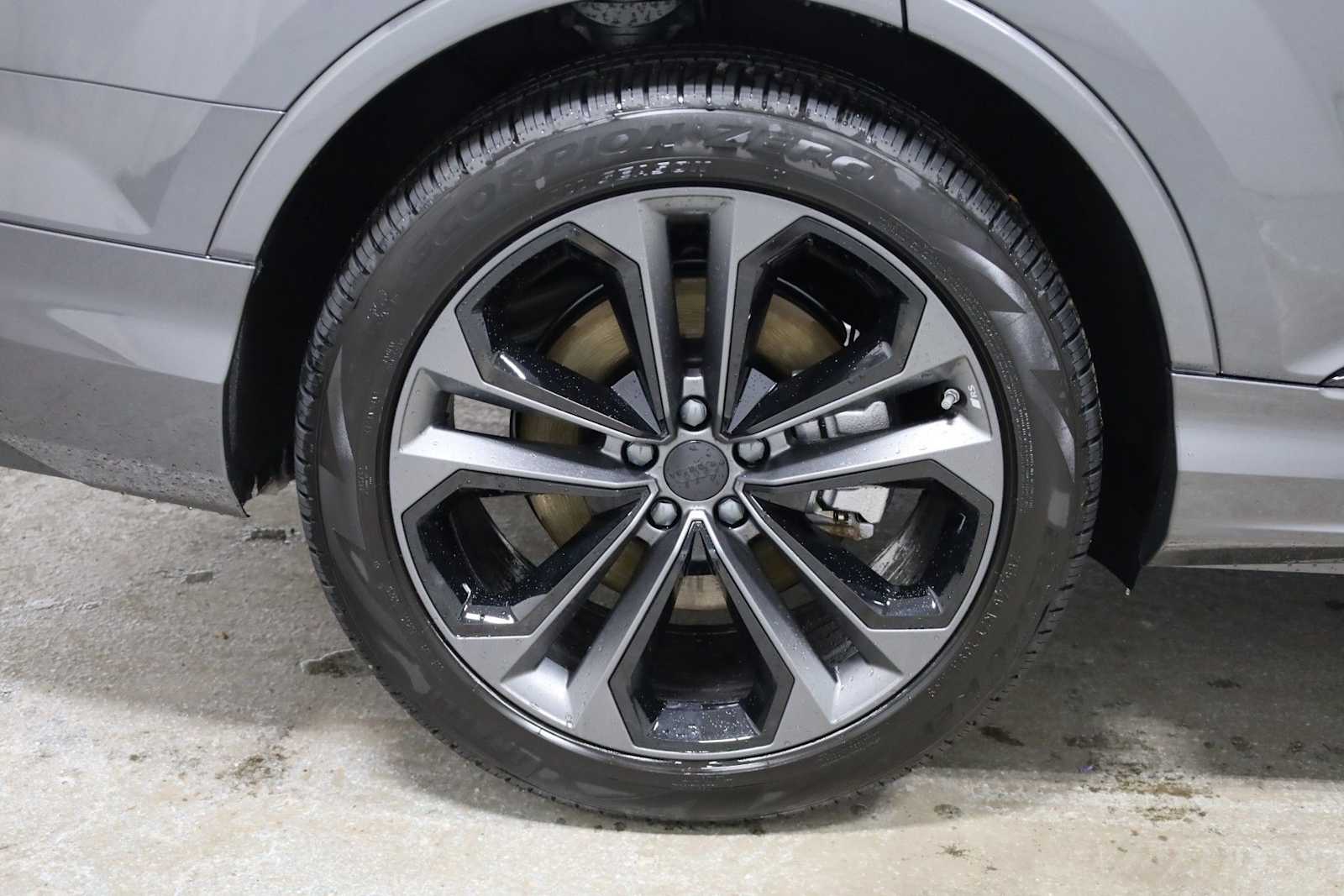 Thumbnail: 2026 Audi Q7 - 36