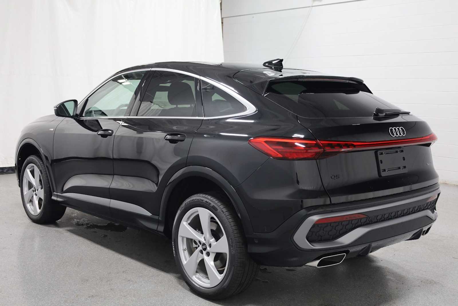 Thumbnail: 2025 Audi Q5 - 3