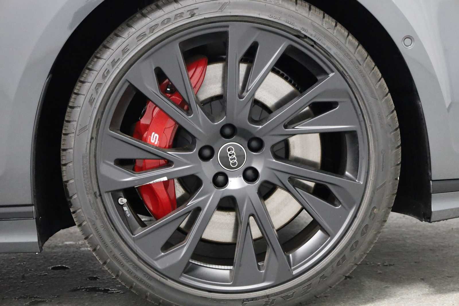 Thumbnail: 2025 Audi S8 - 12