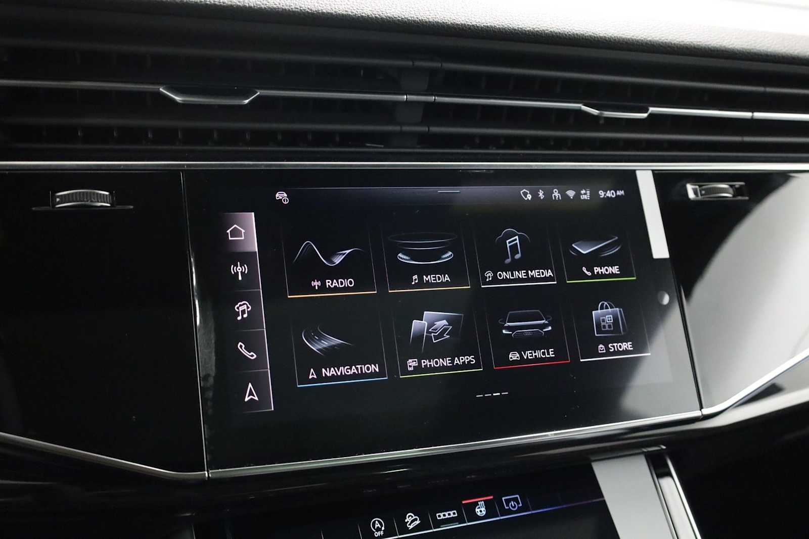 Thumbnail: 2026 Audi Q8 - 30