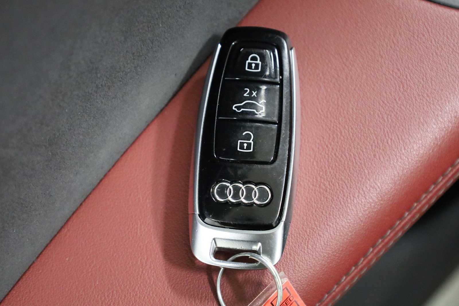 Thumbnail: 2023 Audi SQ8 - 42