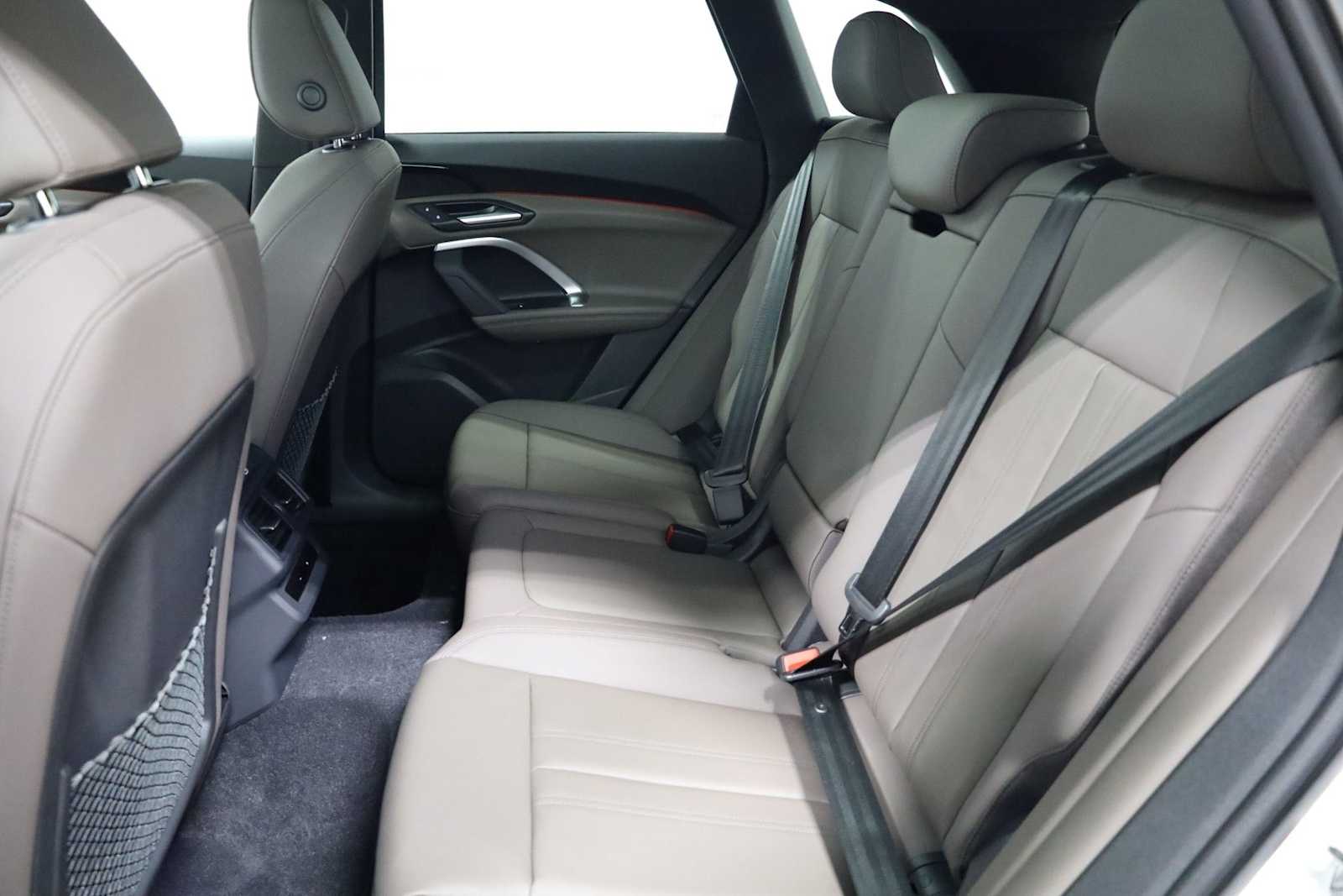 Thumbnail: 2025 Audi Q5 - 31